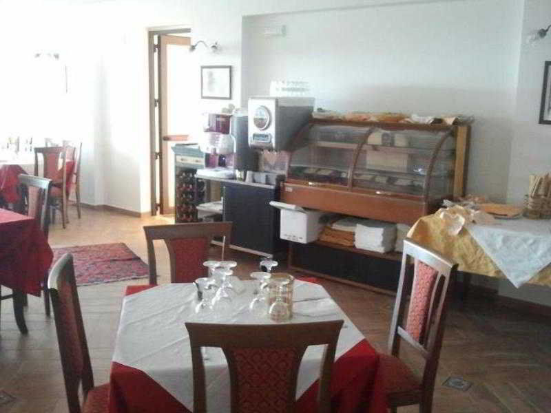 מרינלה דו סלינונטה Hotel Riviera מראה חיצוני תמונה